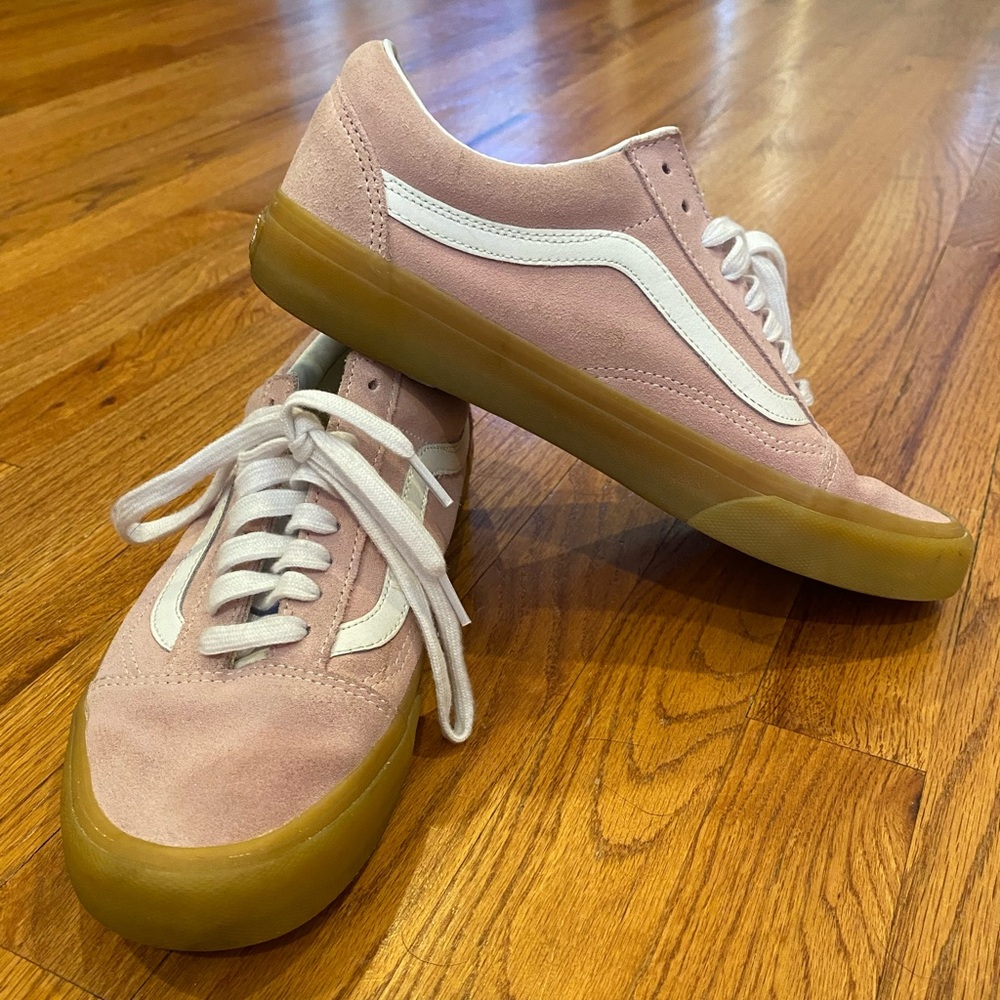 Pink suede Vans Old Skool shoes. Men’s size 8.